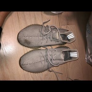 Yeezy used clay little stain